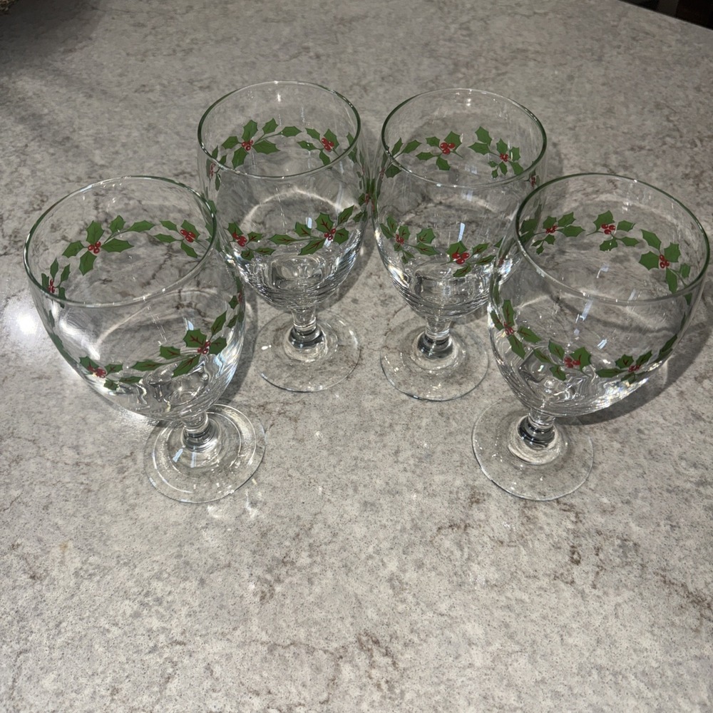 4 Greenbrier Internatonal Goblet Glass 7 In Stemmed Clear Holly Berry 16.25 oz